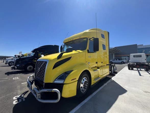 2022 Volvo VNL 760