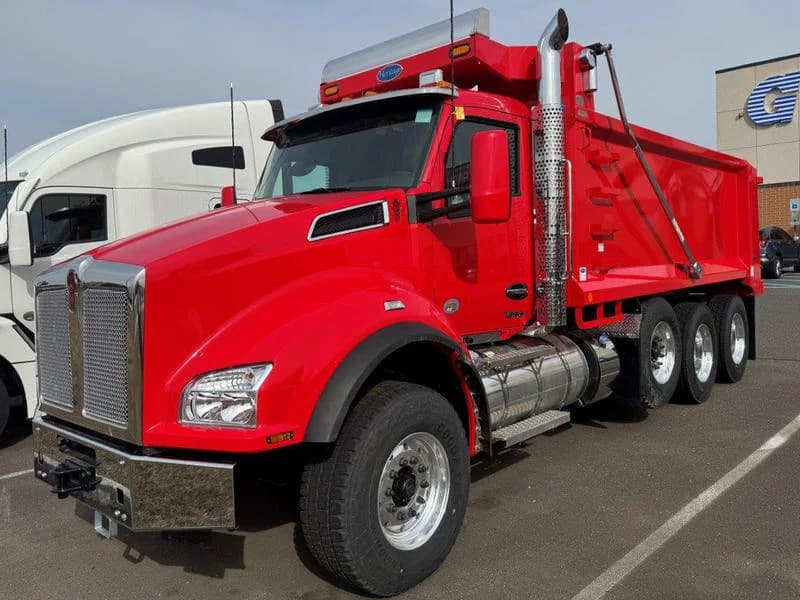 2025 Kenworth T880