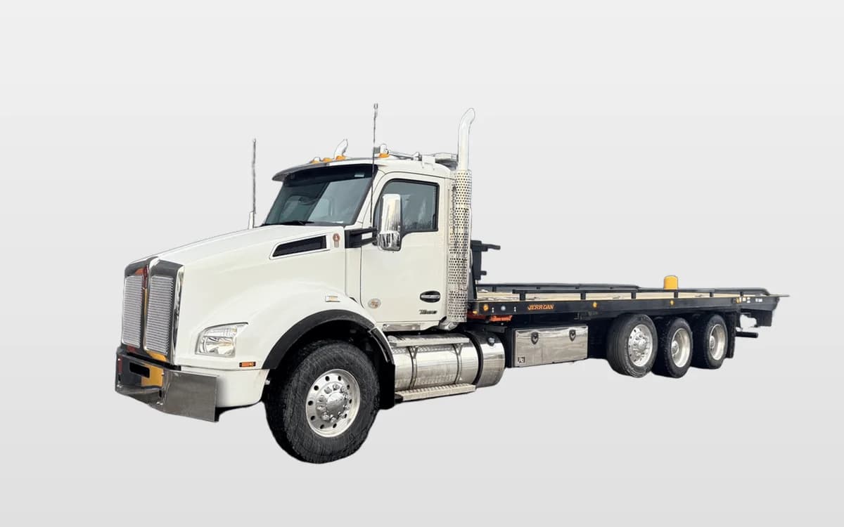 2025 Kenworth T880