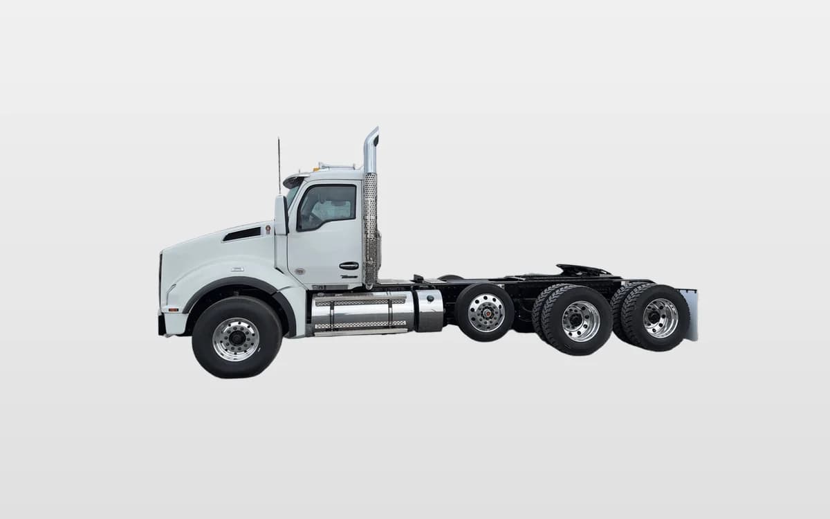 2025 Kenworth T880