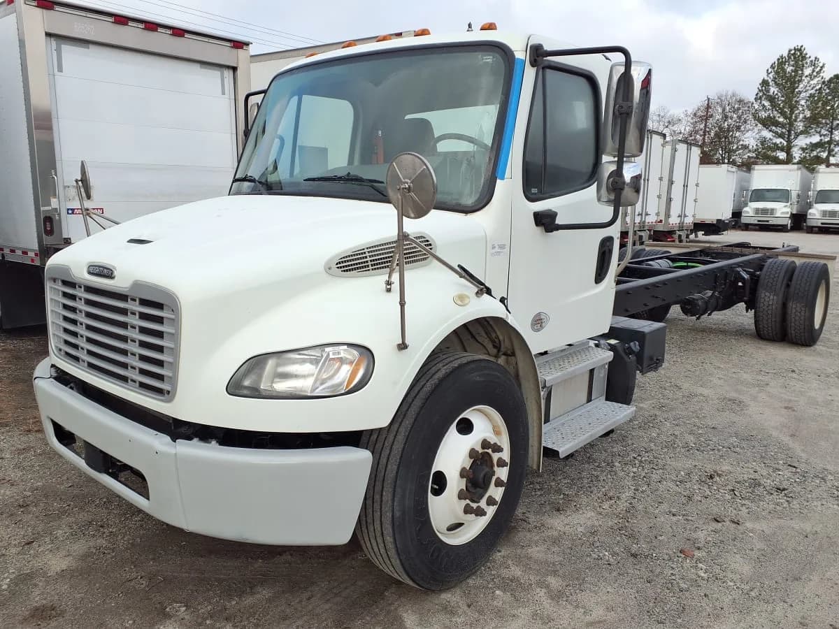 2019 Freightliner M2 106