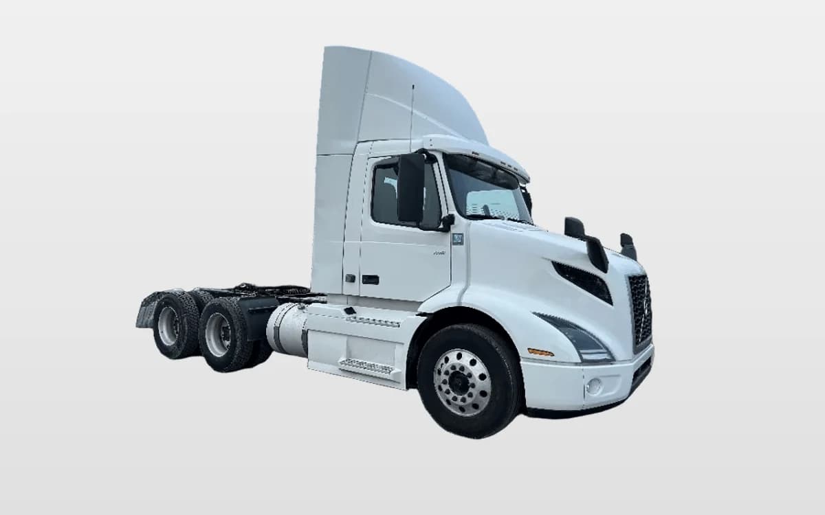 2021 Volvo VNR 640 in La Porte, IN