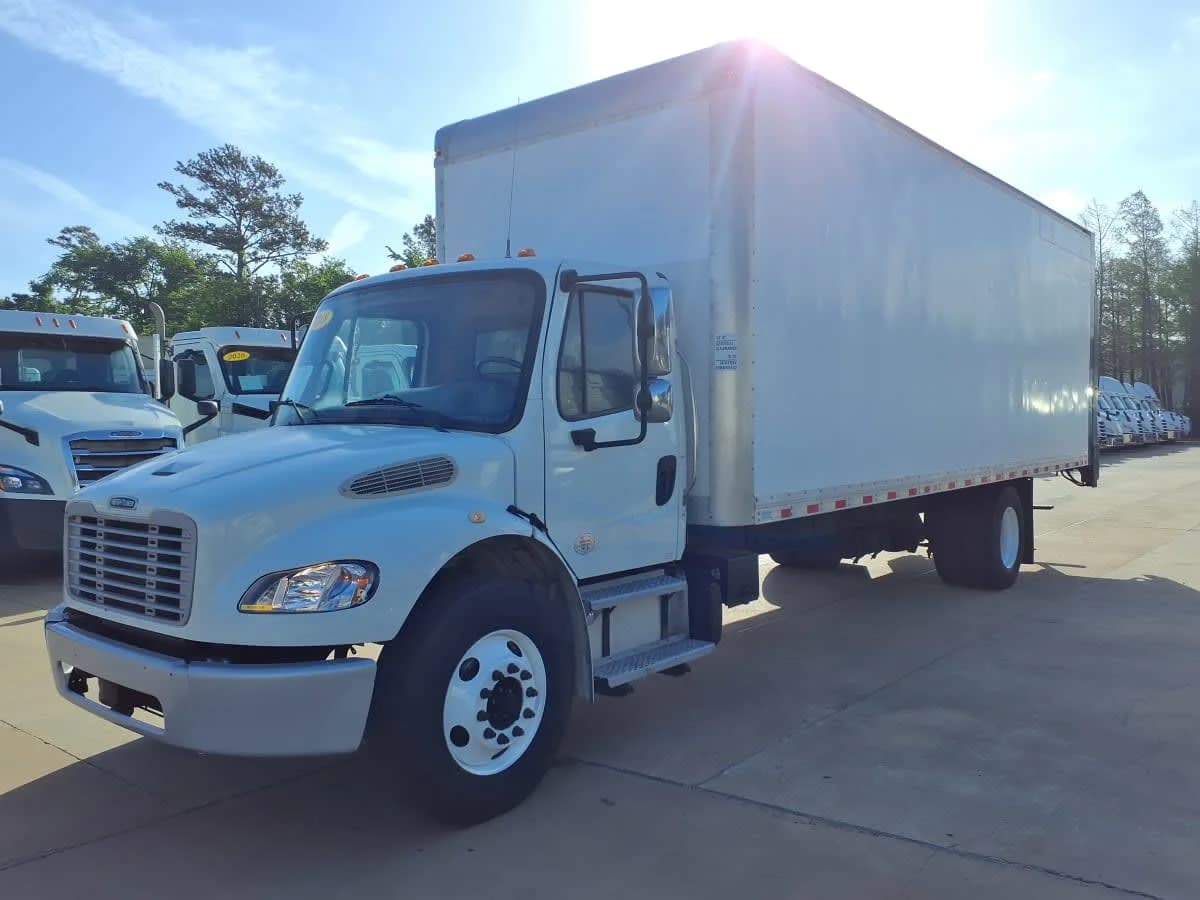 2018 Freightliner M2 106