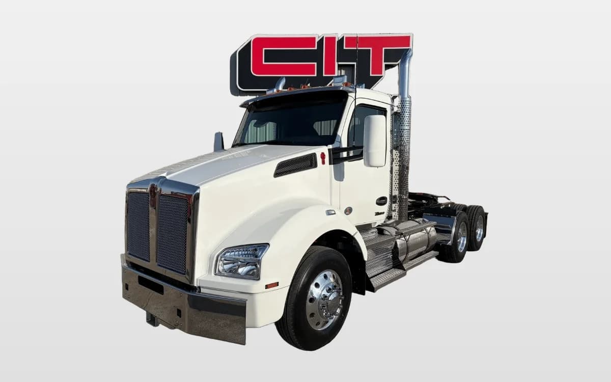 2027 Kenworth T880