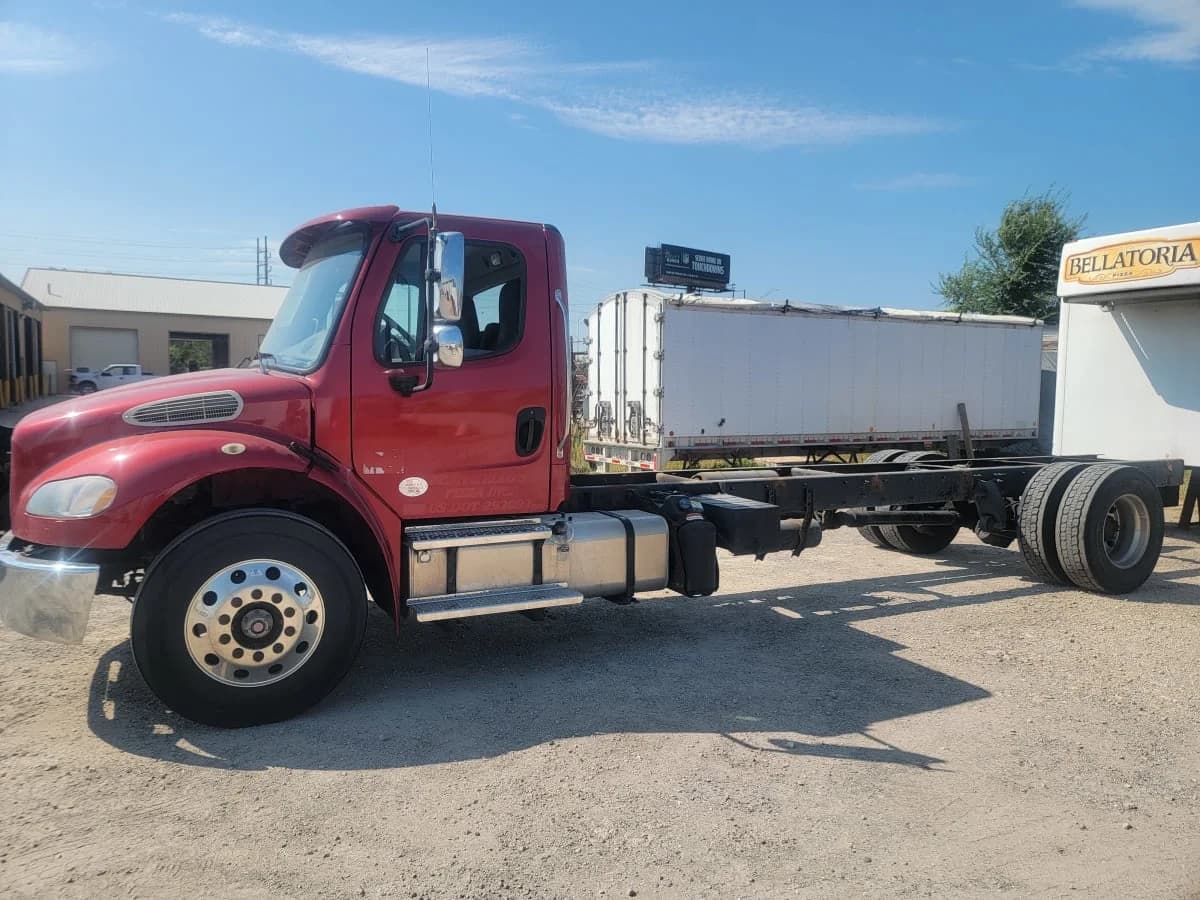 2018 Freightliner M2 106