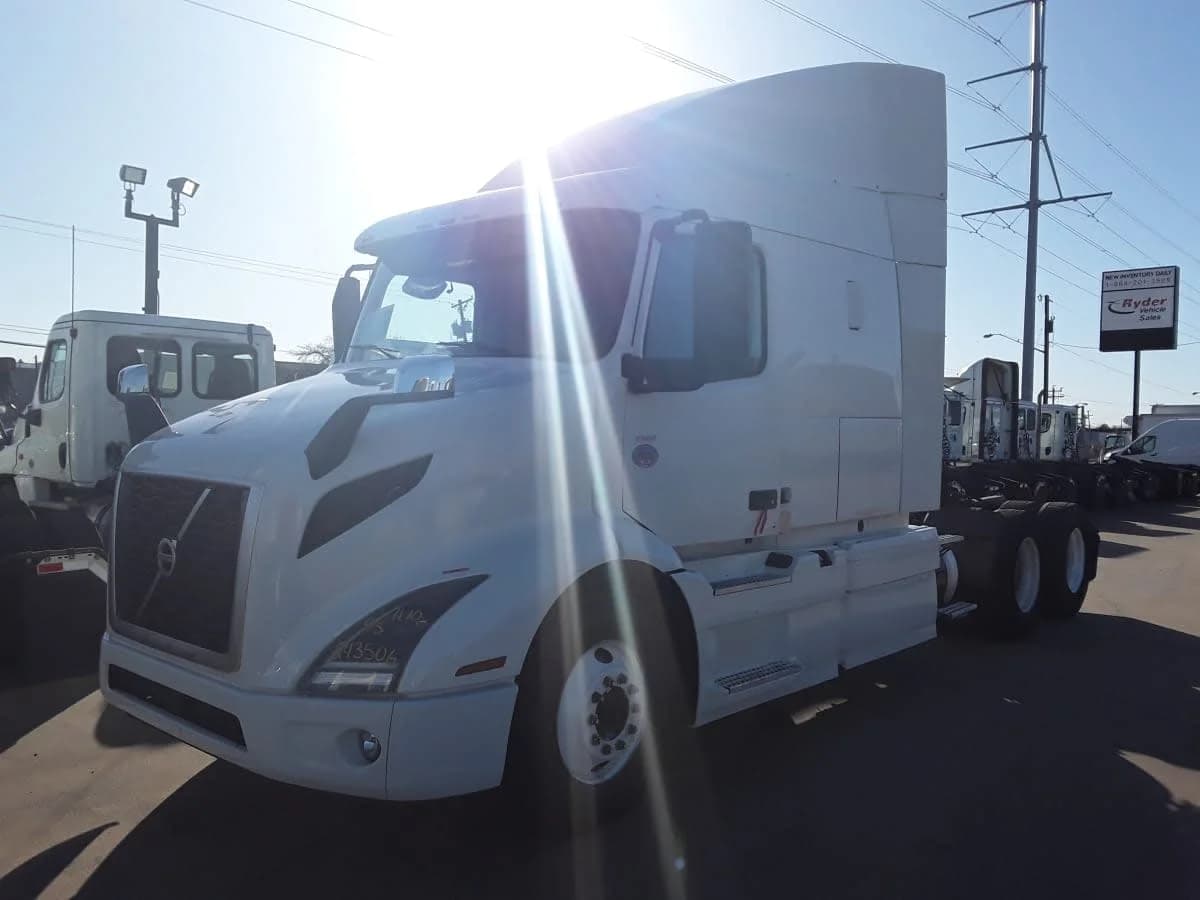 2020 Volvo VNR 640