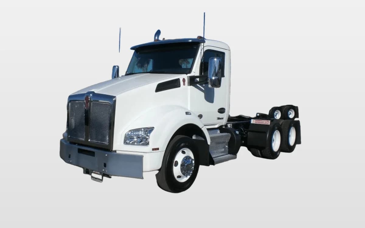 2023 Kenworth T880 in Fresno, CA