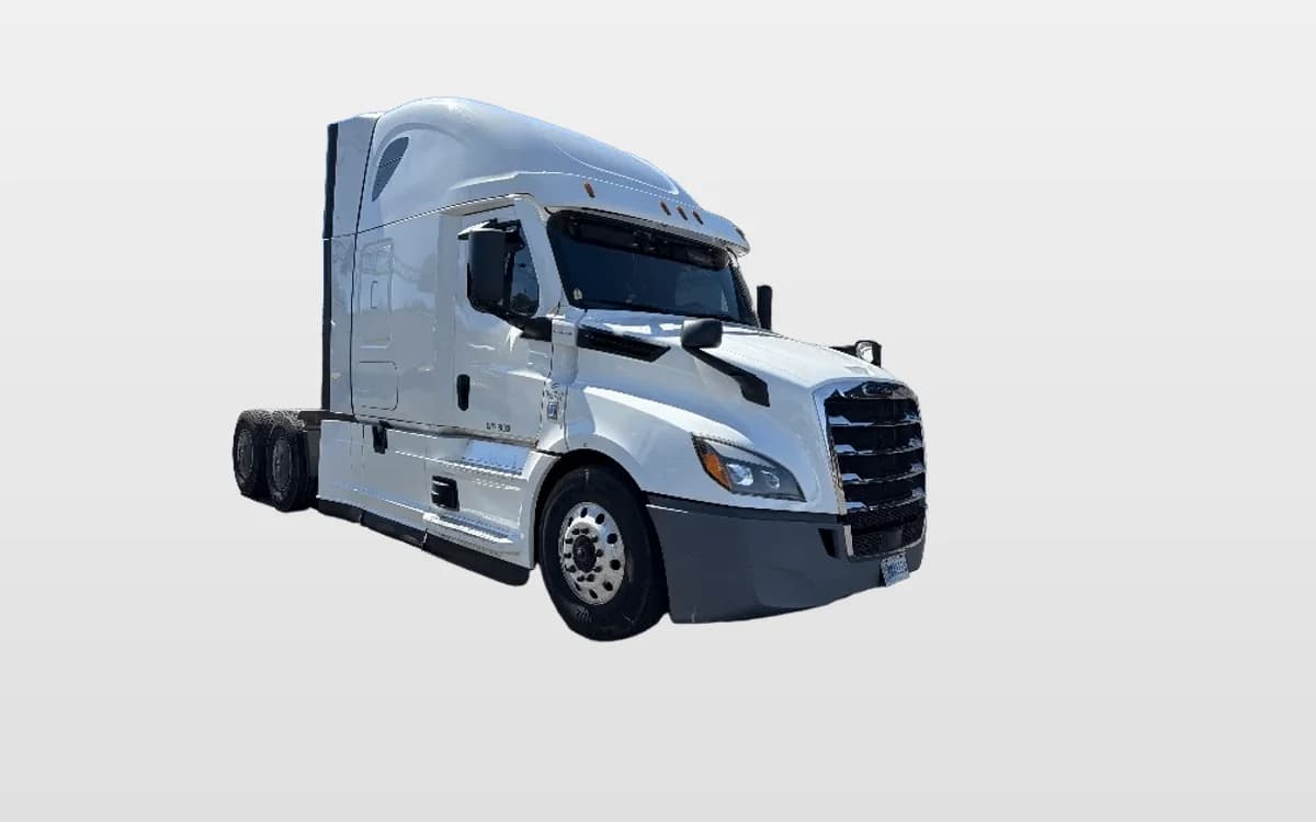 2020 Freightliner Cascadia in North Bergen, NJ