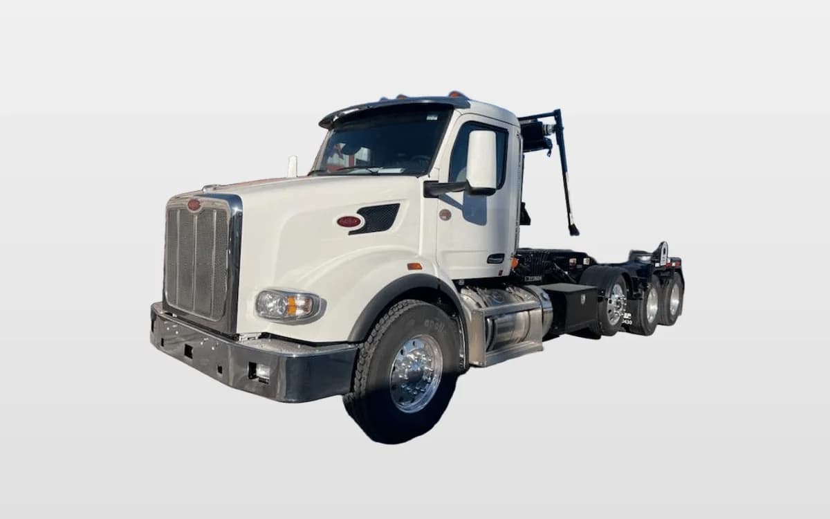 2025 PETERBILT 567