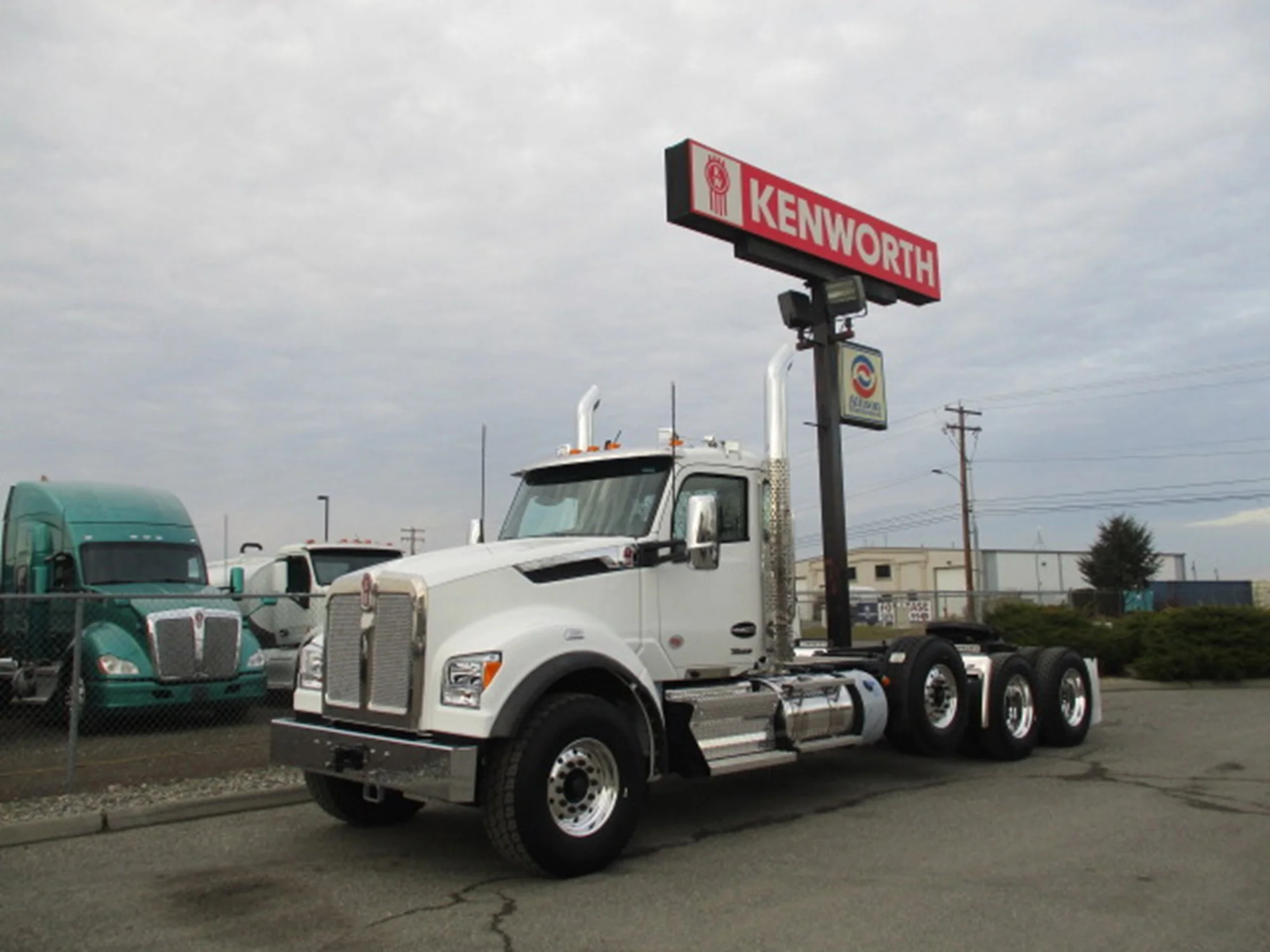 2027 Kenworth T880