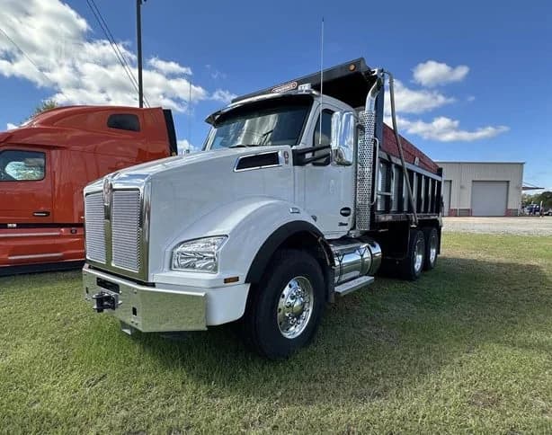 2024 Kenworth T880