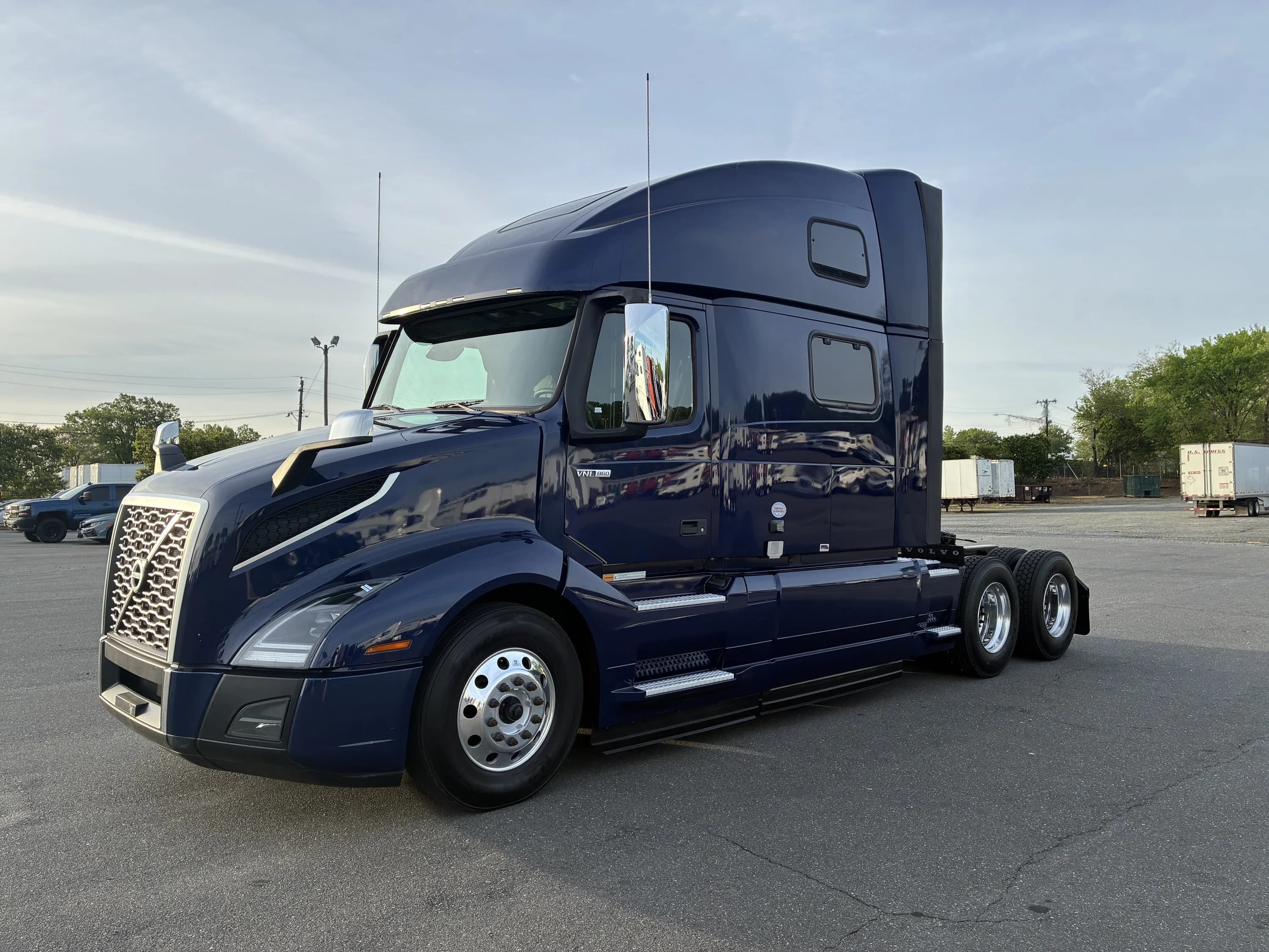 2025 Volvo VNL 860