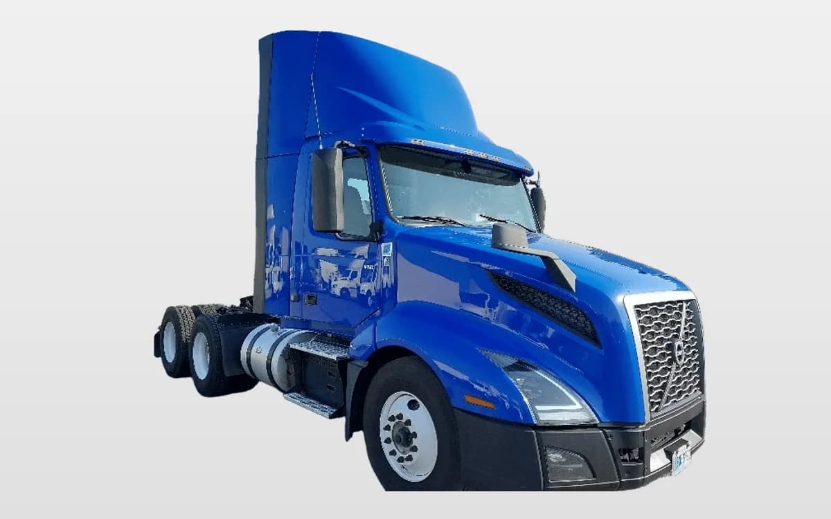 2019 Volvo VNL 300 in Harrisburg, PA