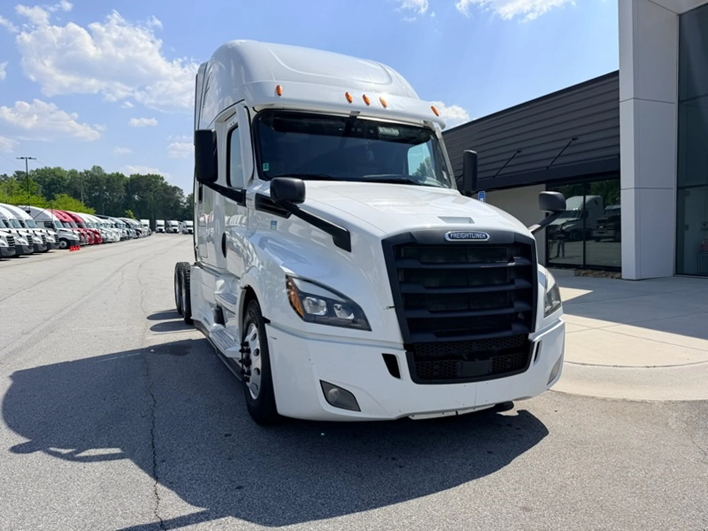 2023 Freightliner Cascadia