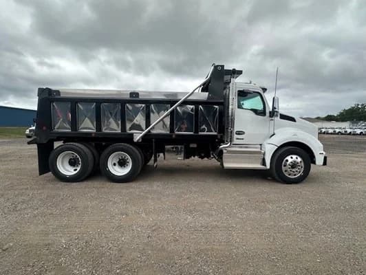 2026 Kenworth T880