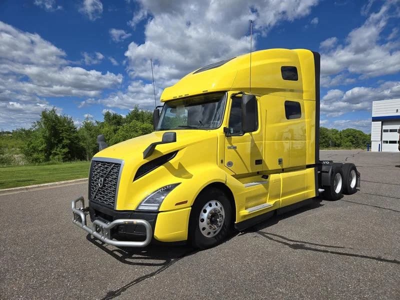 2022 Volvo VNL 760
