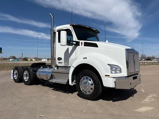 2024 Kenworth T880