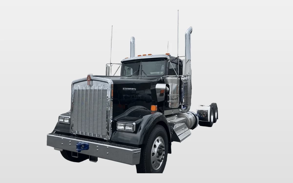 2025 Kenworth W900