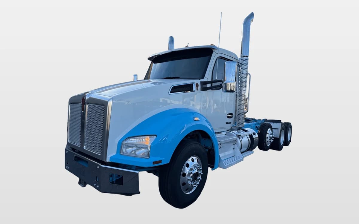 2023 Kenworth T880
