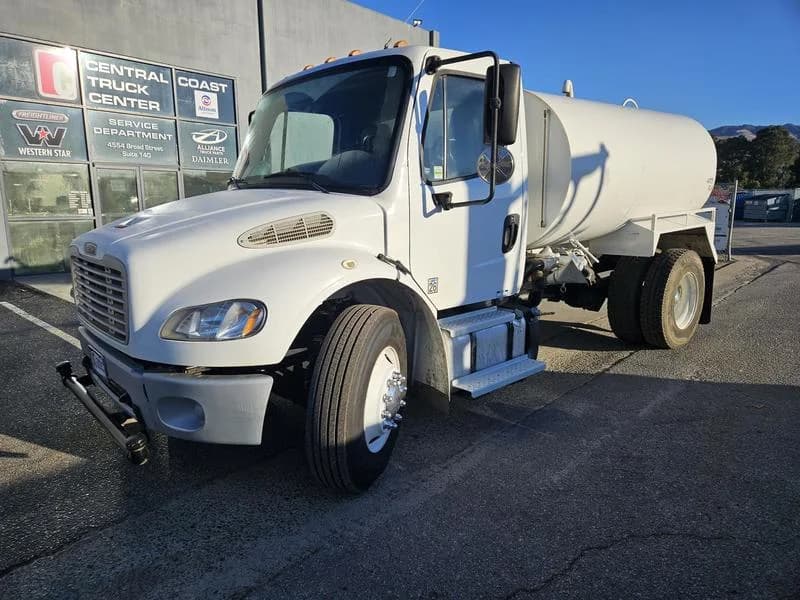 2018 Freightliner M2 106