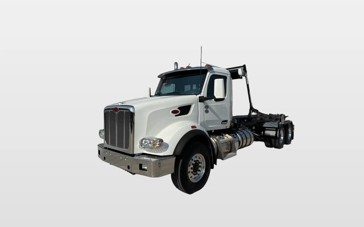 2025 PETERBILT 567