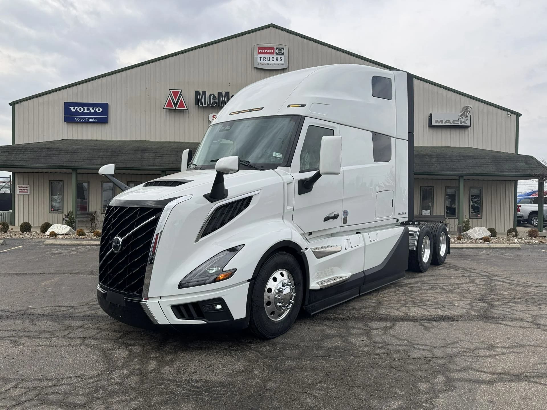 2027 Volvo VNL 860