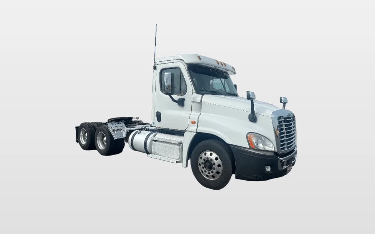 2016 Freightliner Cascadia in Everett, WA