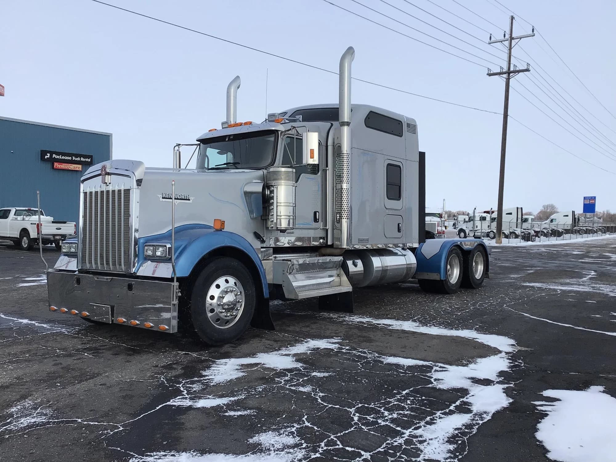 2020 Kenworth W900