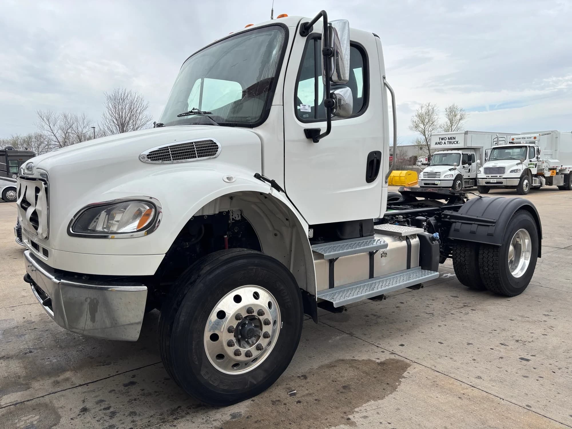 2021 Freightliner M2 106