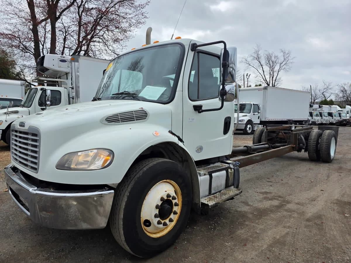 2017 Freightliner M2 106