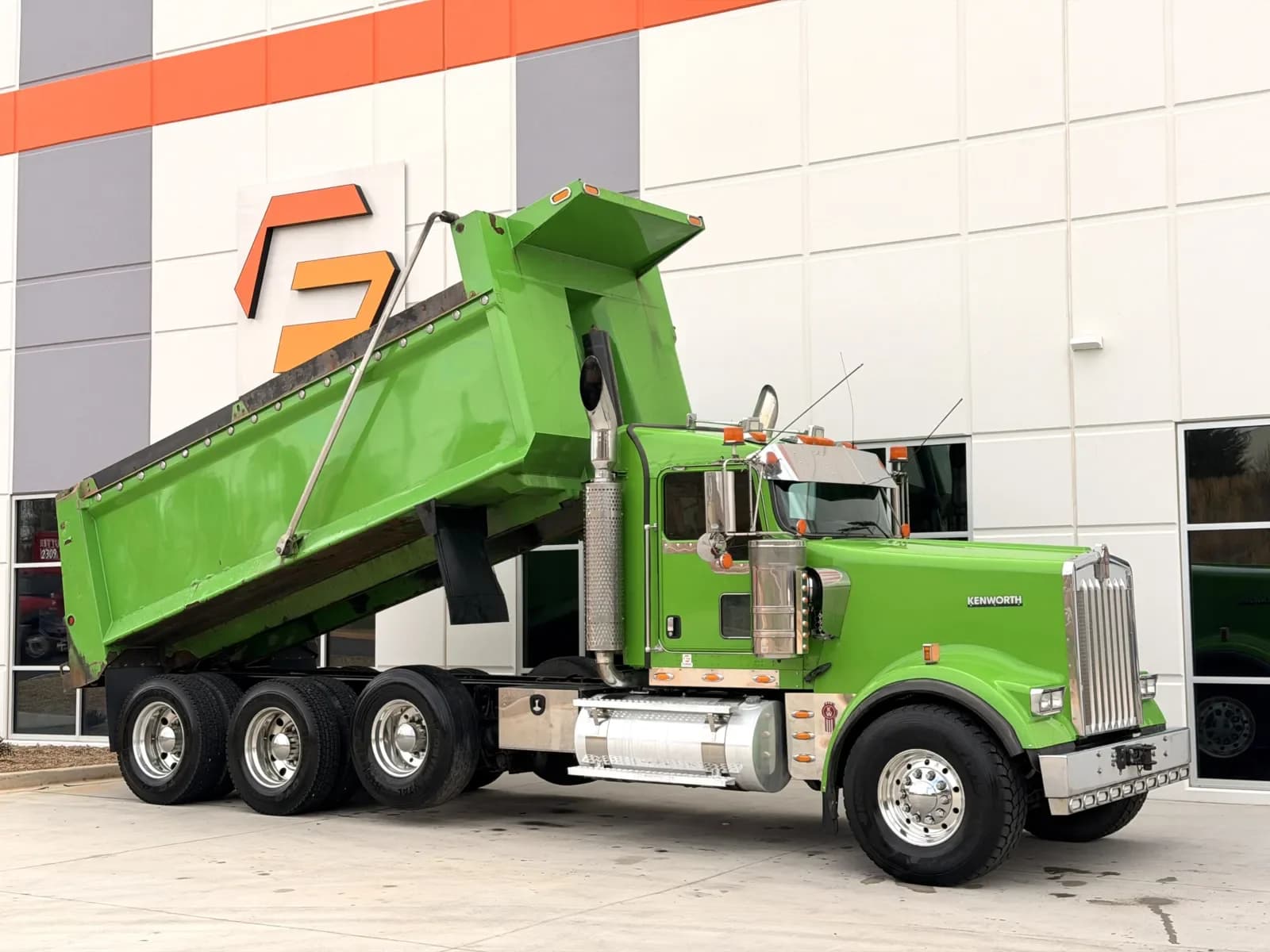 2019 Kenworth W900