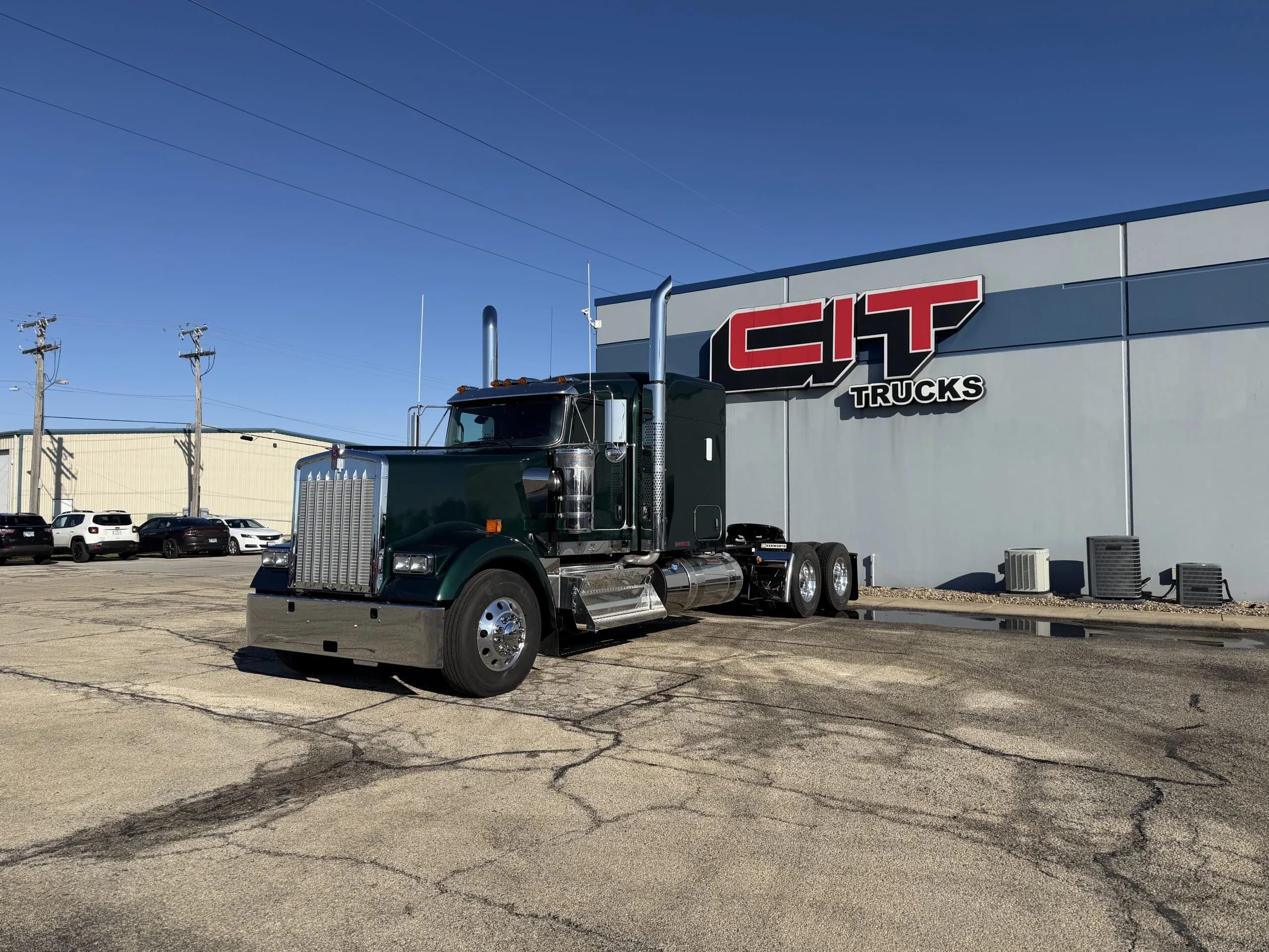 2027 Kenworth W900