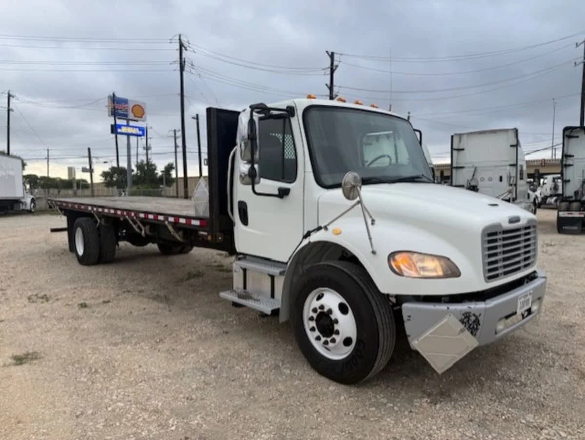 2018 Freightliner M2 106