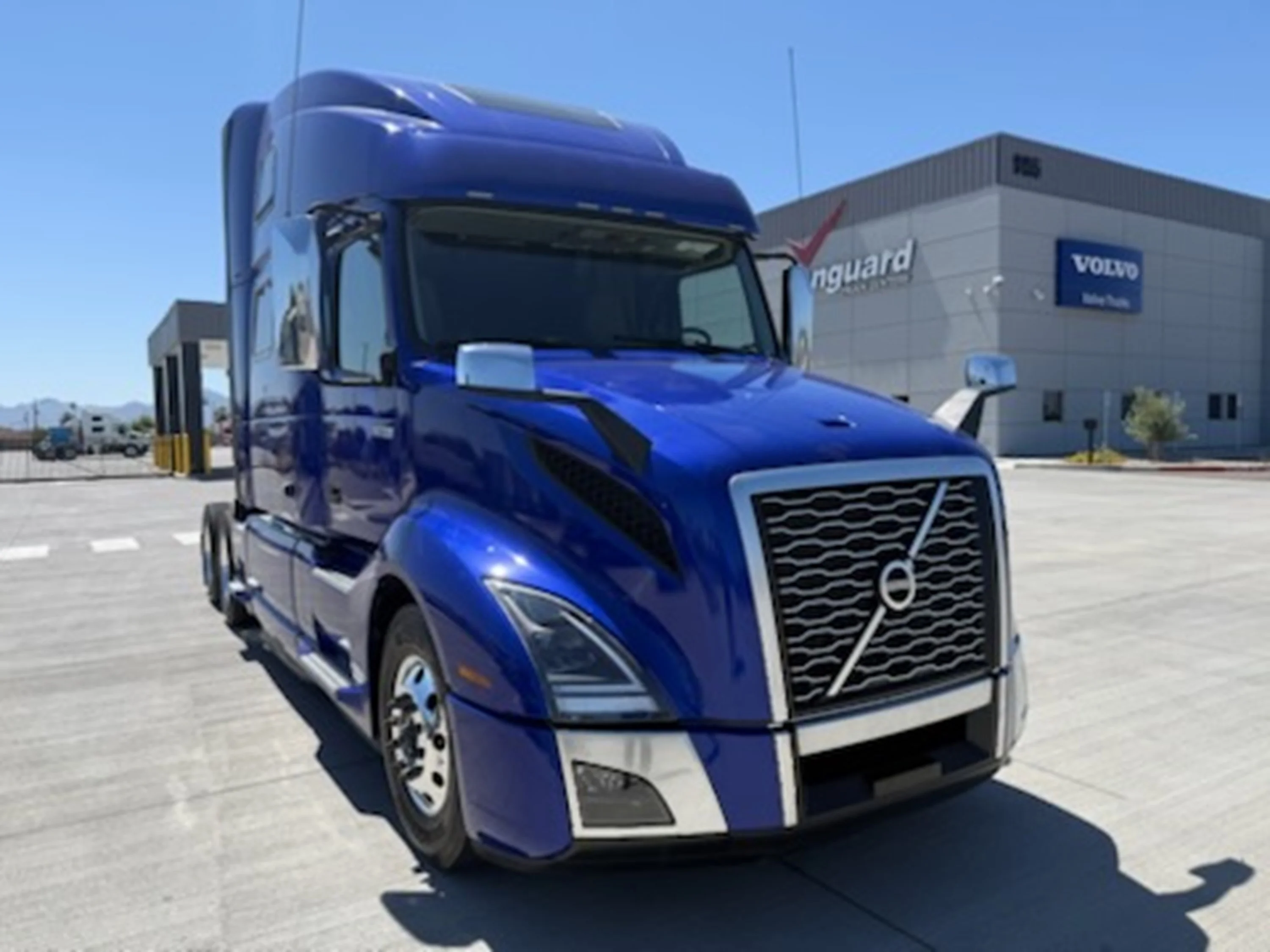 2023 Volvo VNL 860