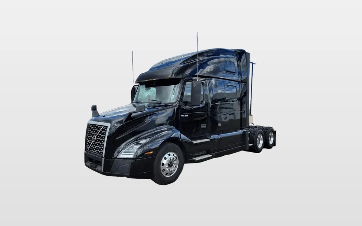 2023 Volvo VNL 860 in Elk River