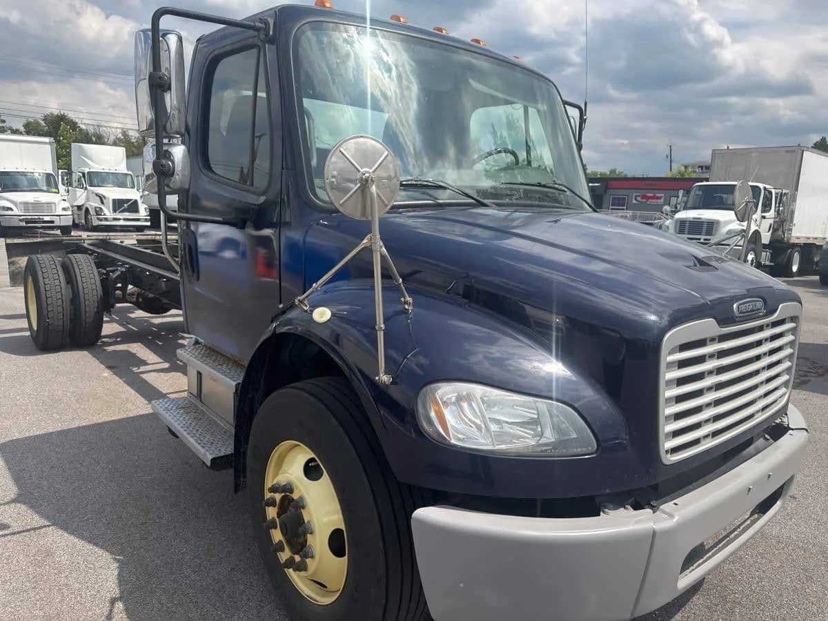 2018 Freightliner M2 106