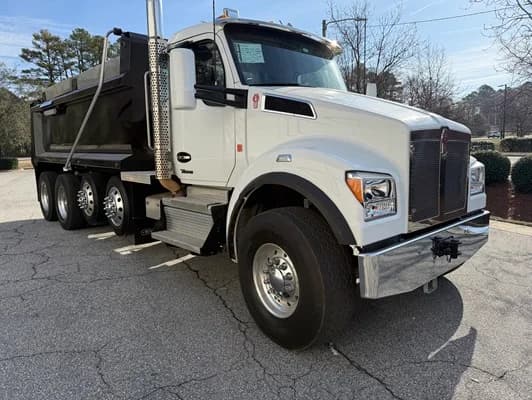 2024 Kenworth T880