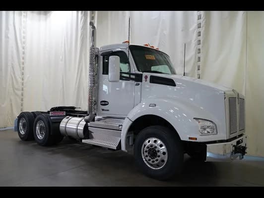 2027 Kenworth T880
