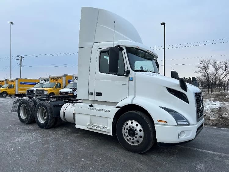 2021 Volvo VNR 640