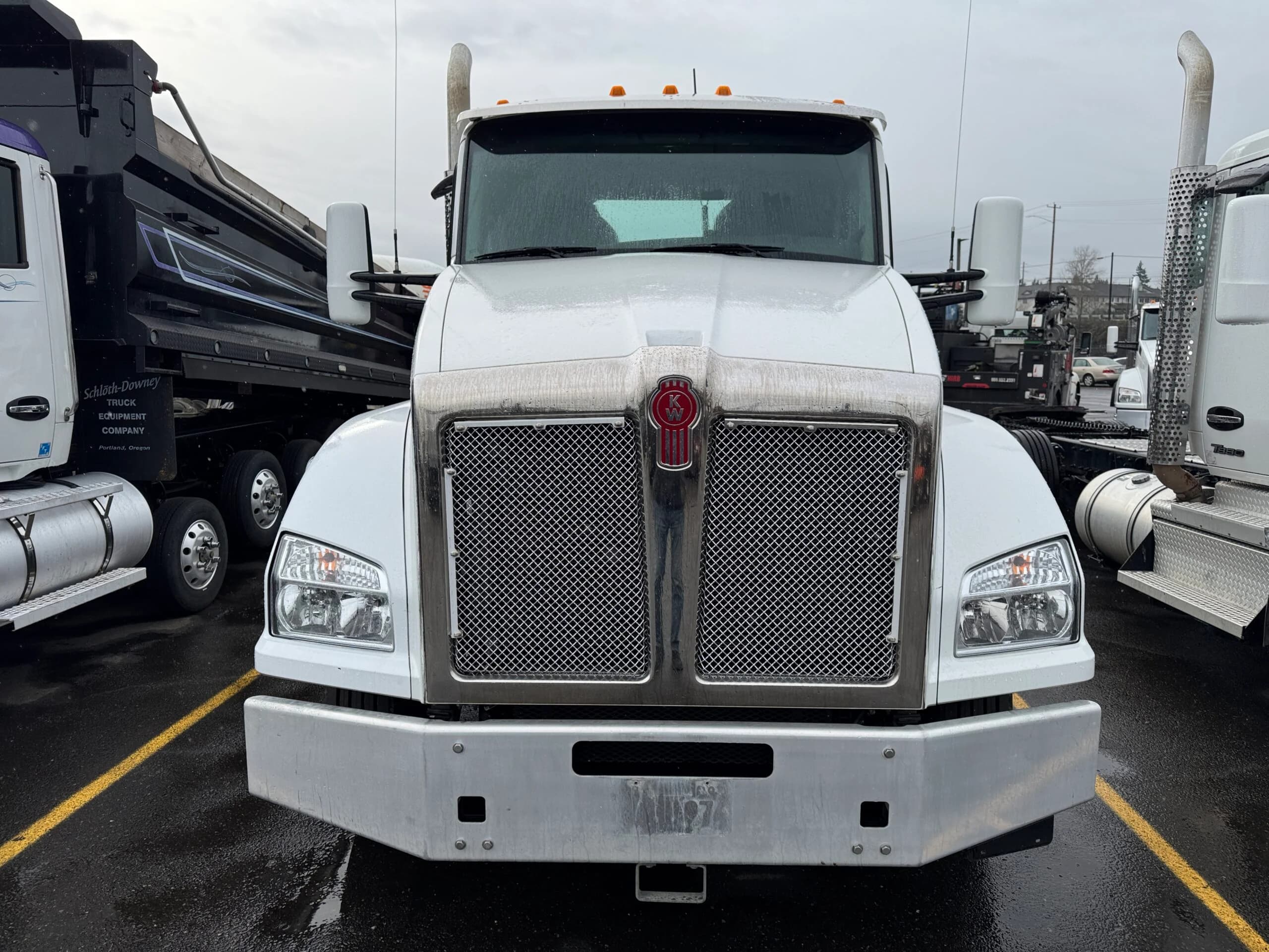 2023 Kenworth T880