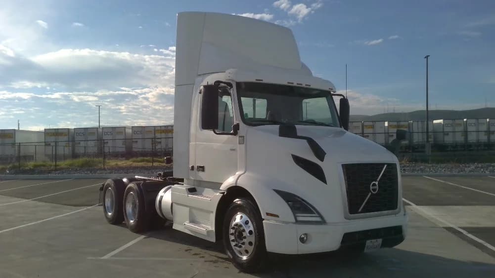 2021 Volvo VNR 640