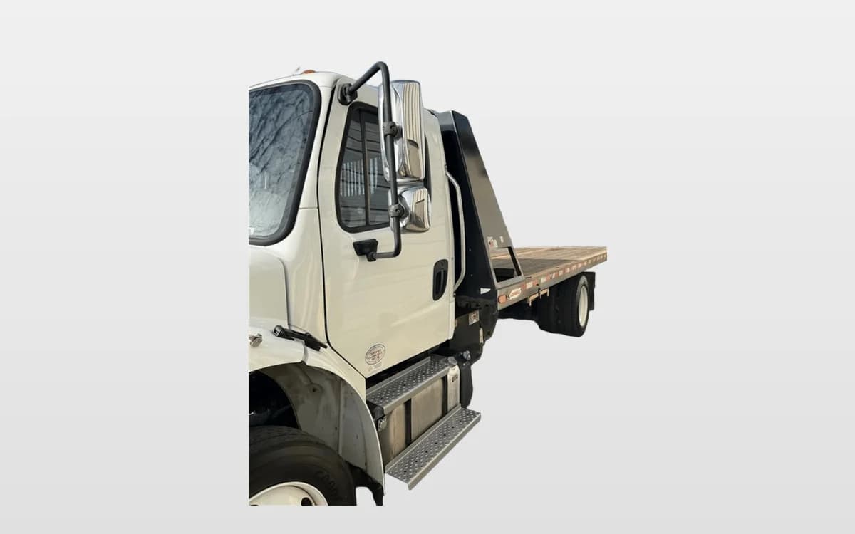 2020 Freightliner M2 106