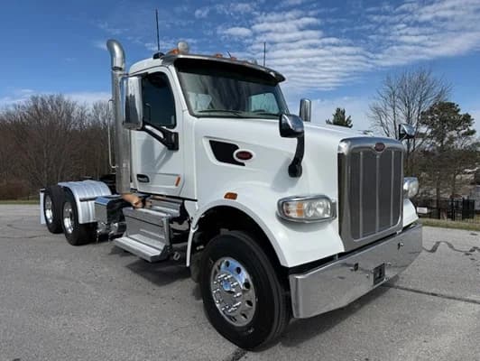 2021 Peterbilt 567