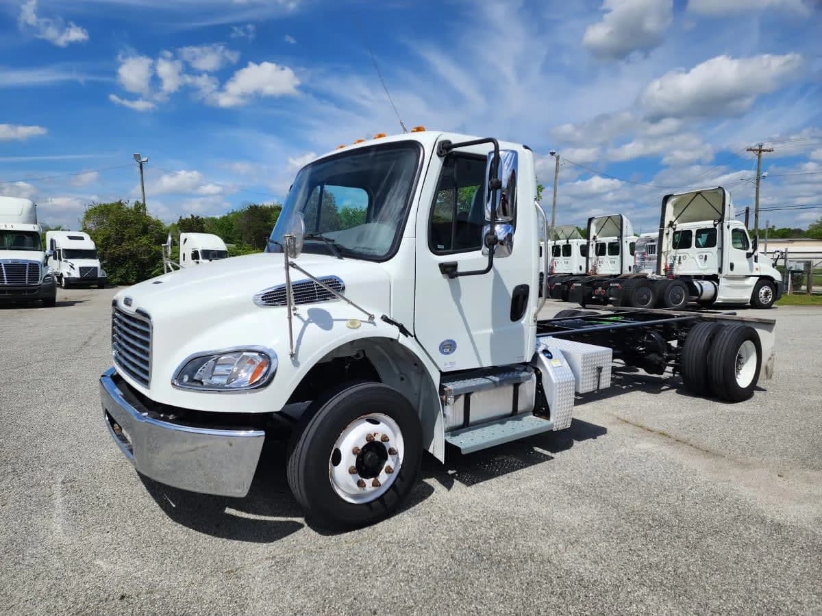 2019 Freightliner M2 106