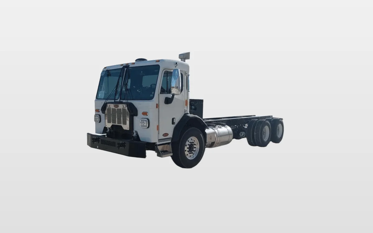 2025 Peterbilt 520