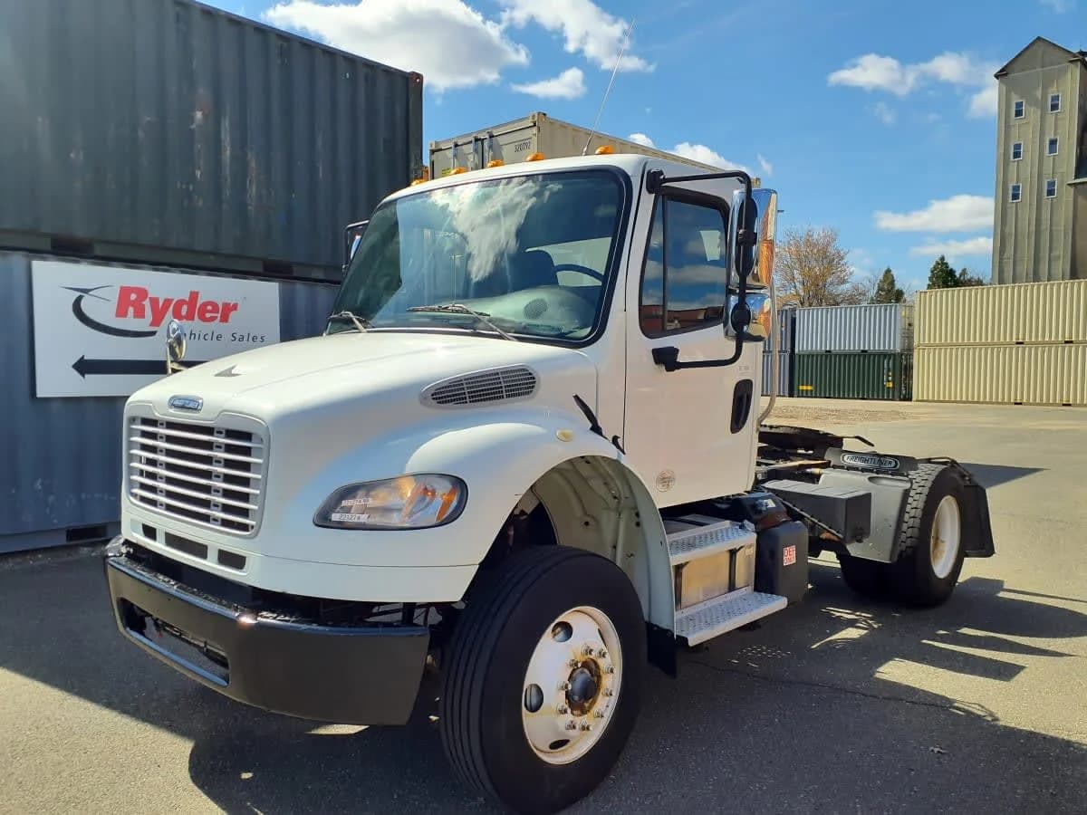 2018 Freightliner M2 106