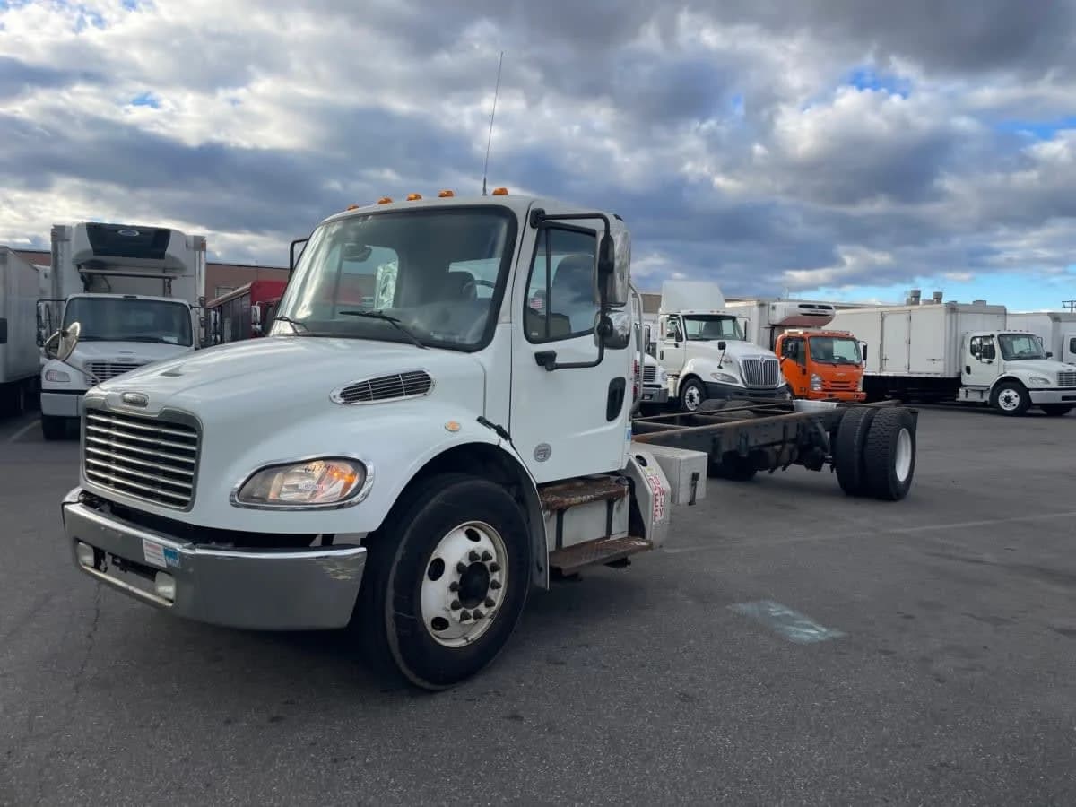 2017 Freightliner M2 106