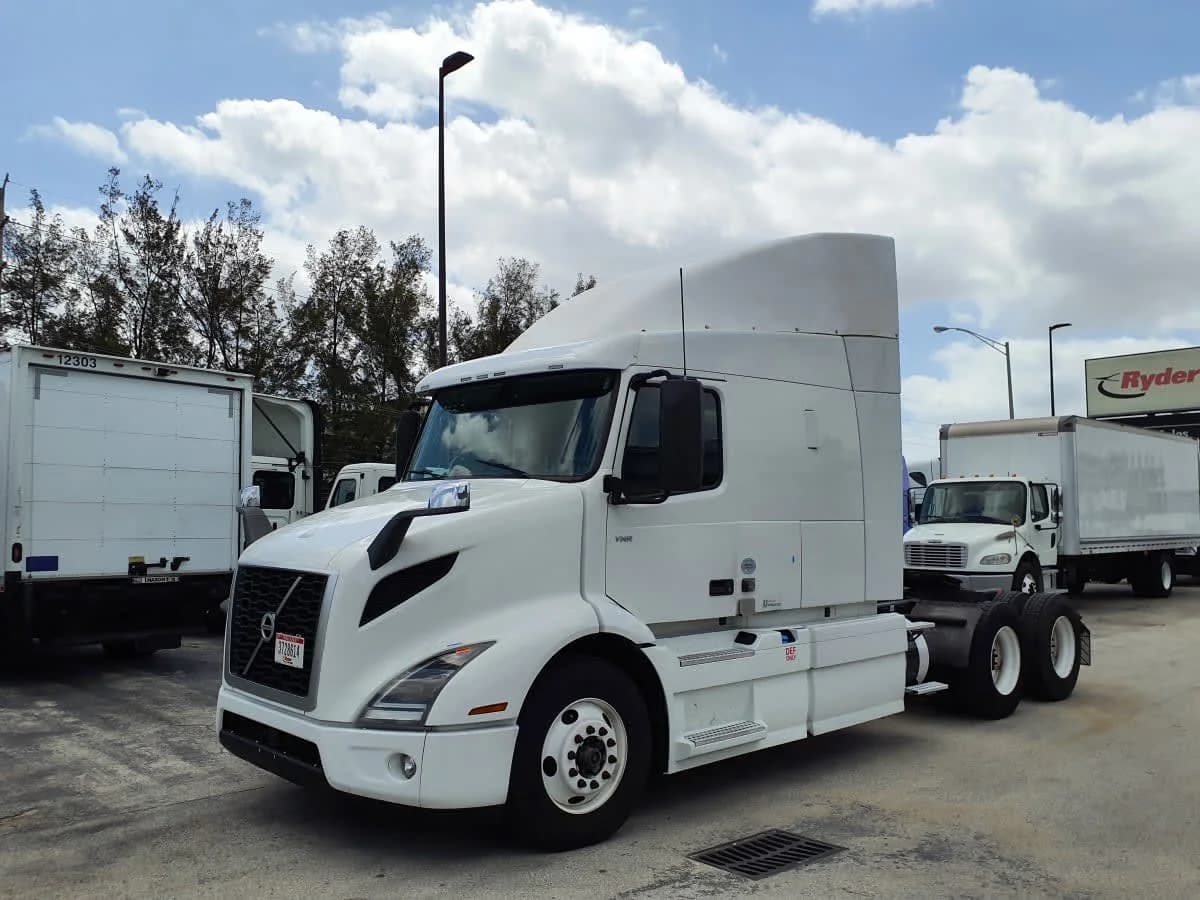 2020 Volvo VNR 640