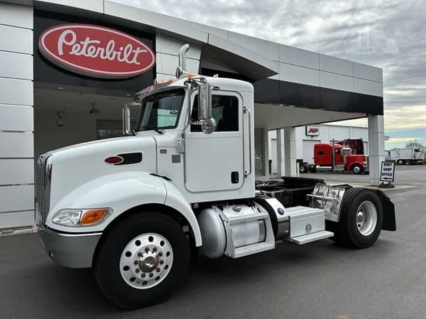 2018 Peterbilt 337
