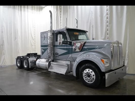2026 Kenworth W990